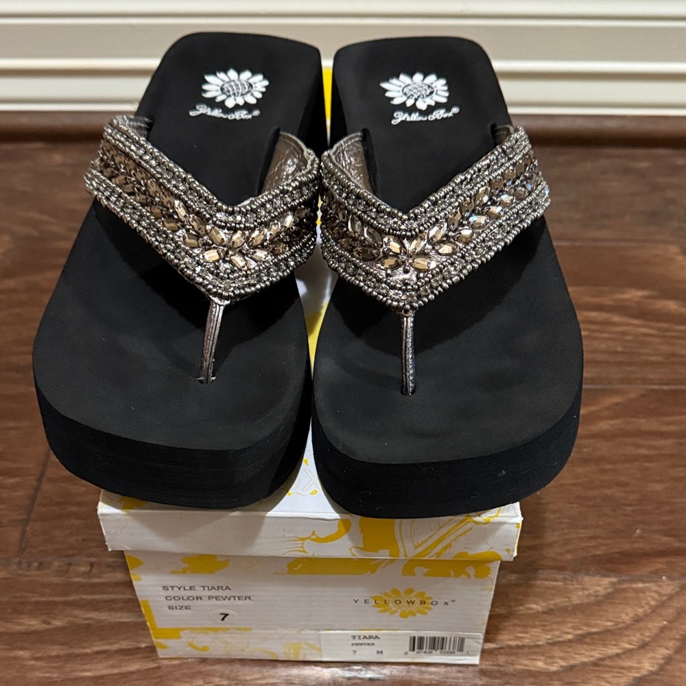 Yellow Box Women's Black and Gold Sandals New